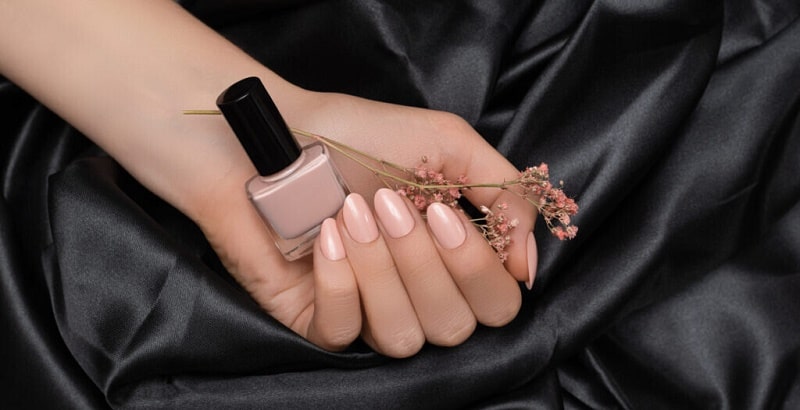 تفاوت کاشت ناخن و ژلیش